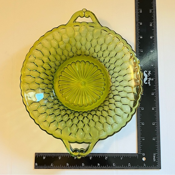 Vintage Indiana Glass Avocado Green Honeycomb Dish 2 Handles - Picture 6 of 9